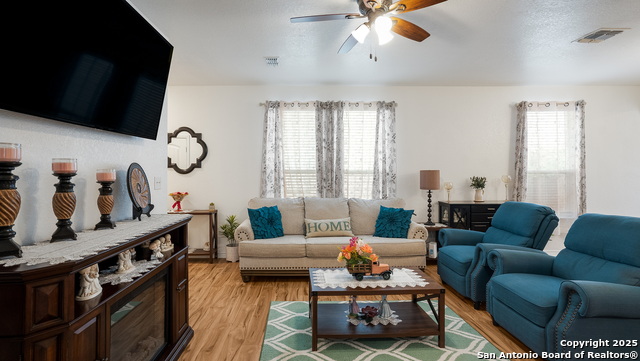 Listing photo id 3 for 4643 Via Sonoma
