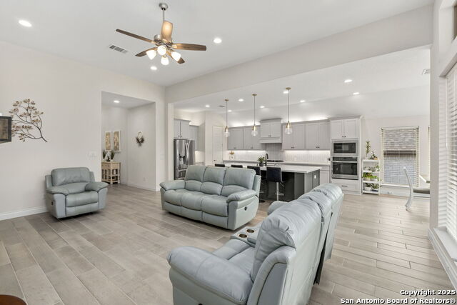 Image 12 of 39 For 9024 Beacon Ridge