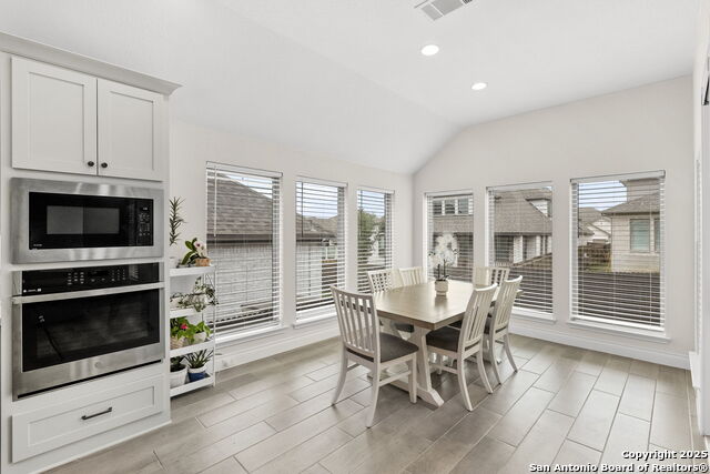 Image 16 of 39 For 9024 Beacon Ridge