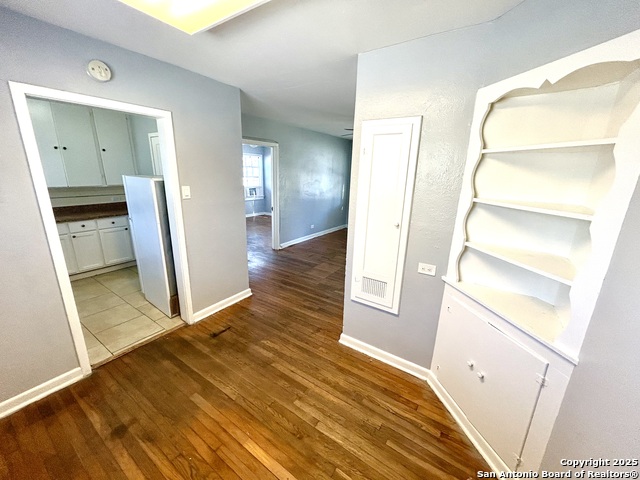 Image 10 of 20 For 425 Maverick Street  7