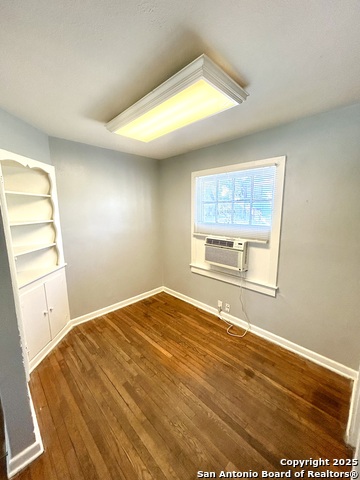 Image 9 of 20 For 425 Maverick Street  7