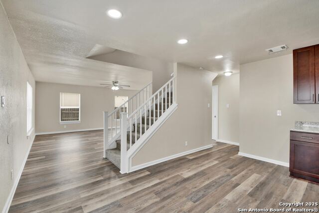 Listing photo id 7 for 6719 Cape Meadow