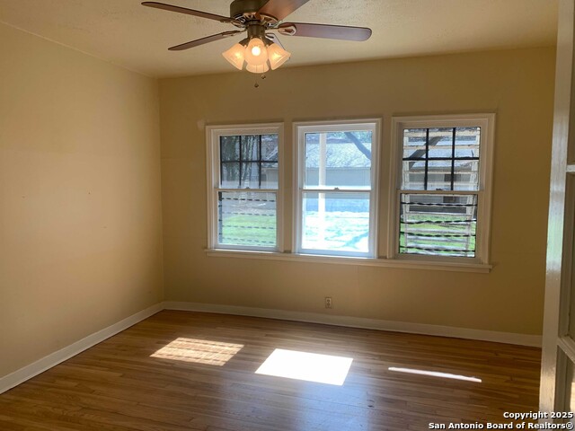 Image 10 of 16 For 218 Rosewood Ave E 2