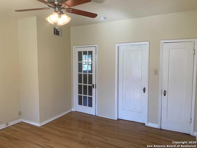 Image 12 of 16 For 218 Rosewood Ave E 2