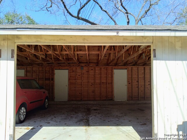 Image 15 of 16 For 218 Rosewood Ave E 2