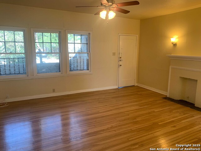 Image 3 of 16 For 218 Rosewood Ave E 2
