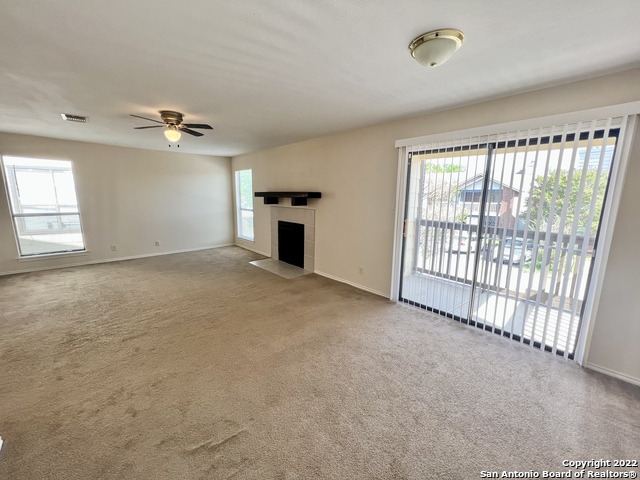Listing photo id 1 for 810 Station St 4