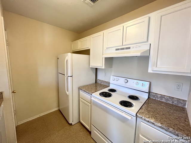 Listing photo id 4 for 810 Station St 4
