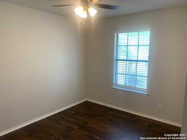 Image 7 of 17 For 4545 Hoeneke St  102