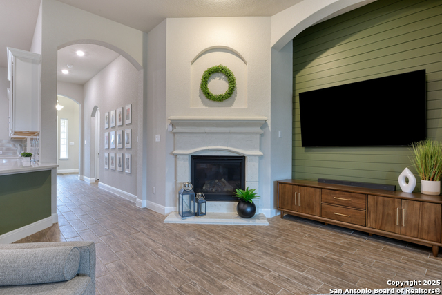 Listing photo id 8 for 2123 Bailey Forest