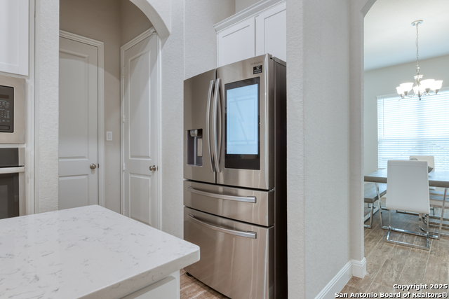 Listing photo id 12 for 2123 Bailey Forest