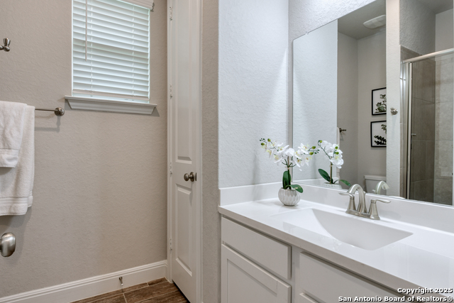 Listing photo id 23 for 2123 Bailey Forest