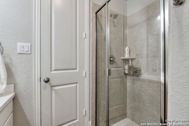 Listing photo id 24 for 2123 Bailey Forest