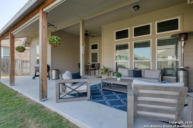 Listing photo id 31 for 2123 Bailey Forest