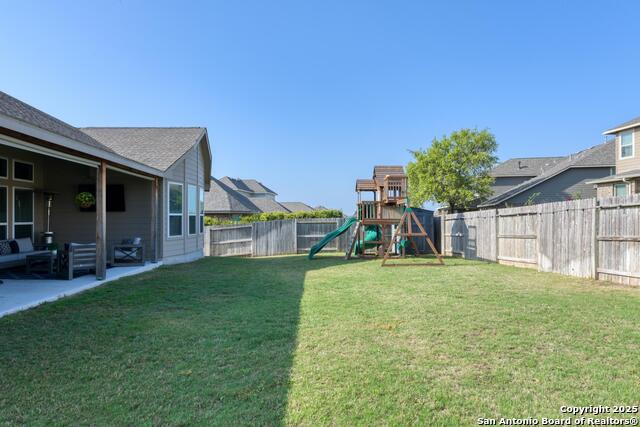 Listing photo id 36 for 2123 Bailey Forest