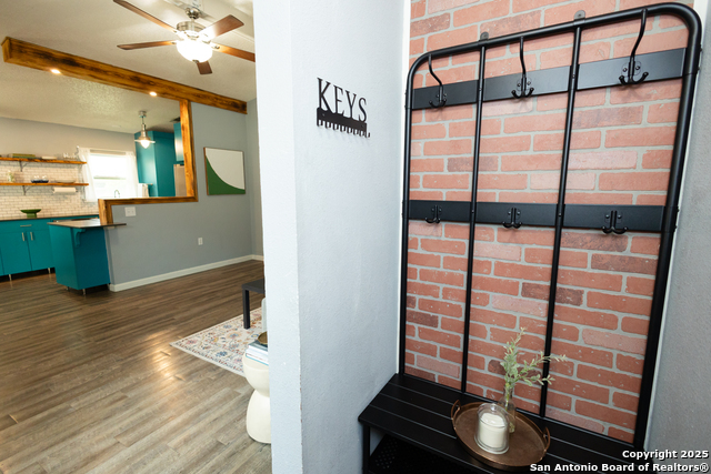 Image 4 of 21 For 5542 Kissing Oak St