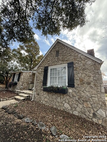 Details for 112 Sunset Rd E, San Antonio, TX 78209