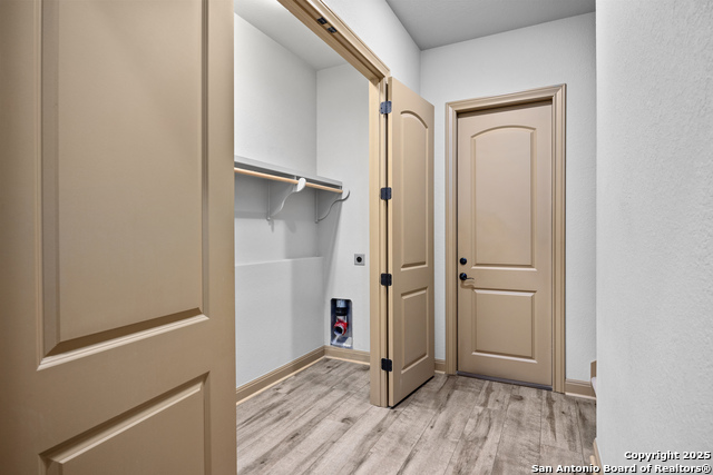 Listing photo id 13 for 2885 Rock Barn Drive E