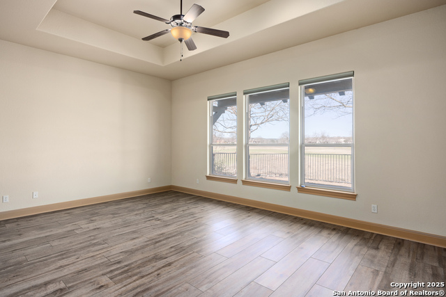 Listing photo id 15 for 2885 Rock Barn Drive E