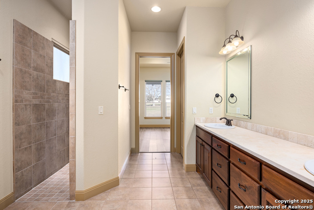 Listing photo id 17 for 2885 Rock Barn Drive E