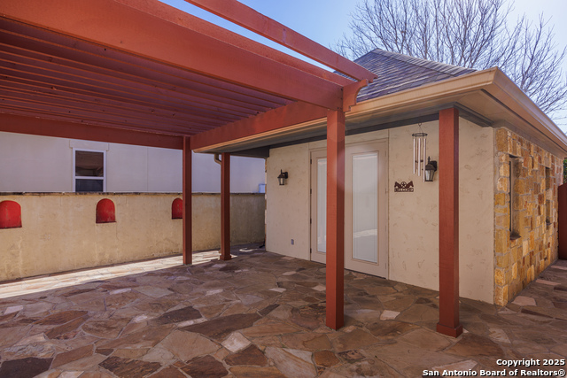 Listing photo id 31 for 2885 Rock Barn Drive E