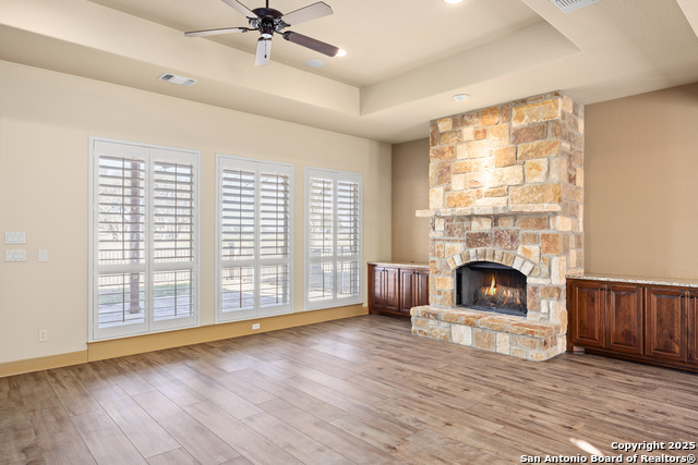 Listing photo id 6 for 2885 Rock Barn Drive E