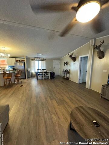 Image 4 of 14 For 606 Main St N