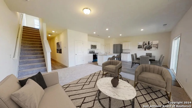 Listing photo id 3 for 840 Goodhart