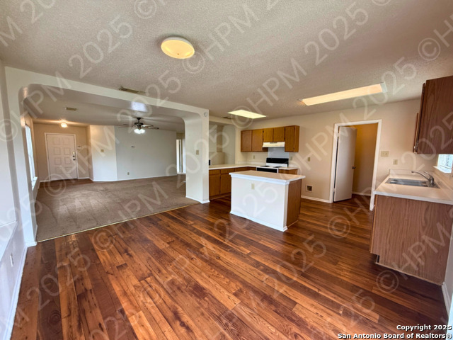 Image 3 of 15 For 6439 Beech Trail Dr