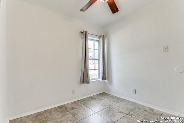 Image 11 of 18 For 816 Hickory Hill