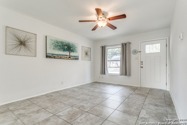 Image 3 of 18 For 816 Hickory Hill
