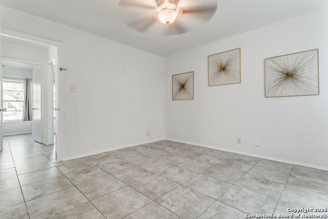 Image 4 of 18 For 816 Hickory Hill