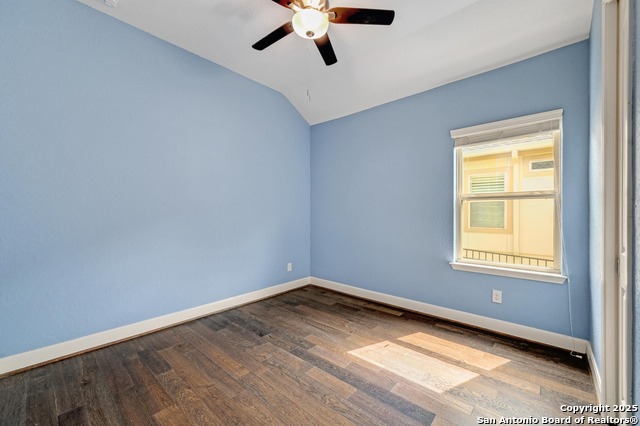 Listing photo id 21 for 135 Escalera