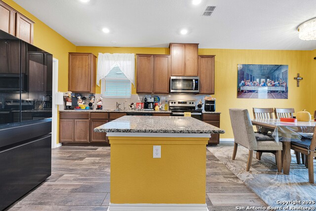Image 8 of 26 For 8432 Amistad Cove