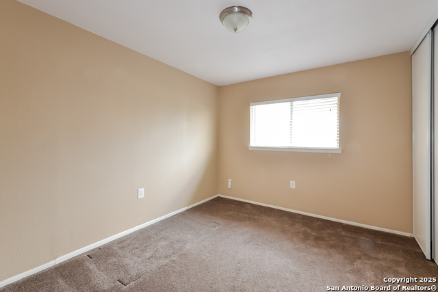 Image 10 of 15 For 5955 Oak Run