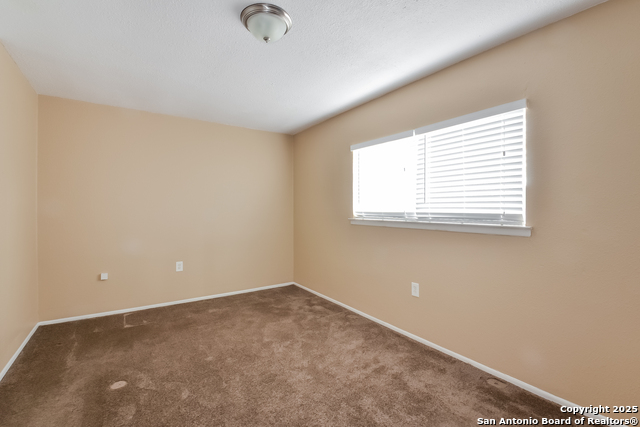 Image 11 of 15 For 5955 Oak Run