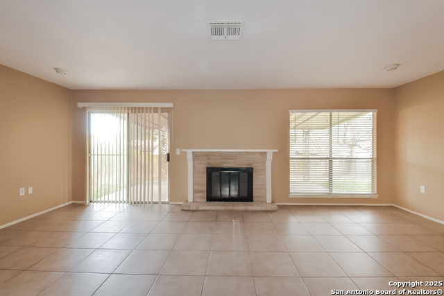 Image 3 of 15 For 5955 Oak Run