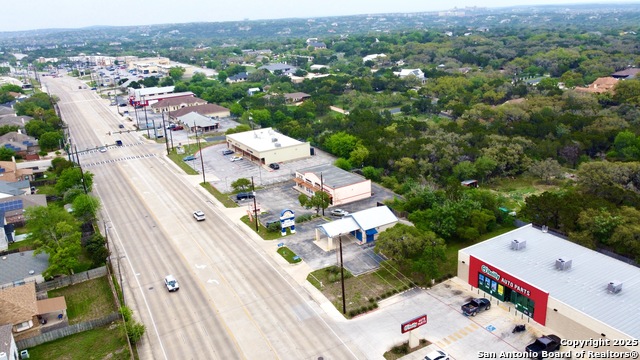 Listing photo id 9 for 21790 Bulverde