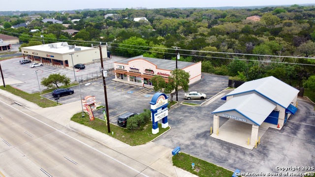 Listing photo id 5 for 21790 Bulverde