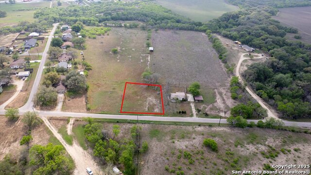 Listing photo id 3 for 515 Dry Hollow