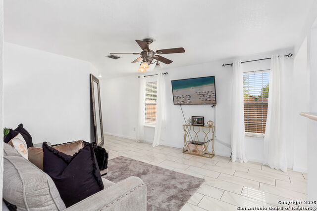 Image 13 of 15 For 10104 Villa Del Lago