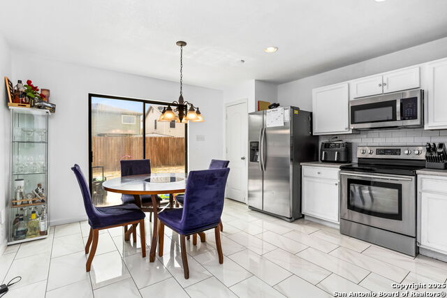 Image 4 of 15 For 10104 Villa Del Lago
