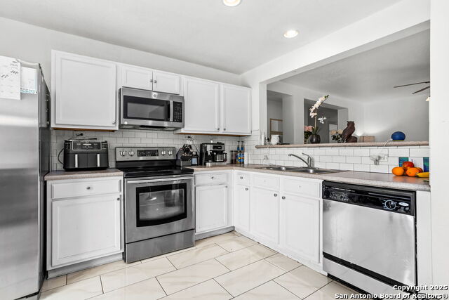 Image 5 of 15 For 10104 Villa Del Lago