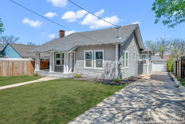Image 2 of 24 For 409 Rosewood Ave W