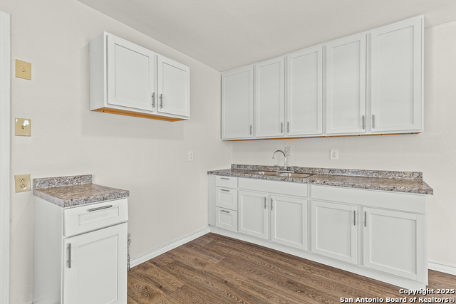 Image 11 of 25 For 1326 Vestal W