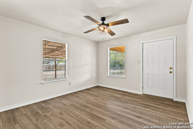 Image 19 of 25 For 1326 Vestal W