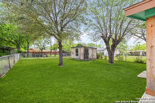 Image 24 of 25 For 1326 Vestal W