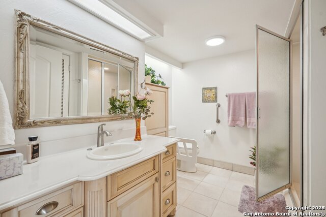 Listing photo id 17 for 1000 Guadalupe St  1d & G3