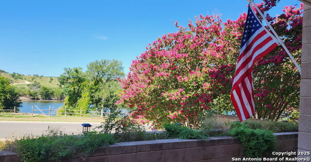 Listing photo id 0 for 1000 Guadalupe St  1d & G3