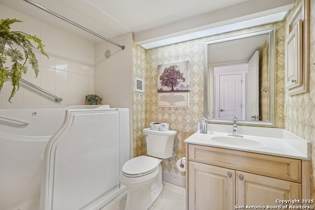 Listing photo id 23 for 1000 Guadalupe St  1d & G3